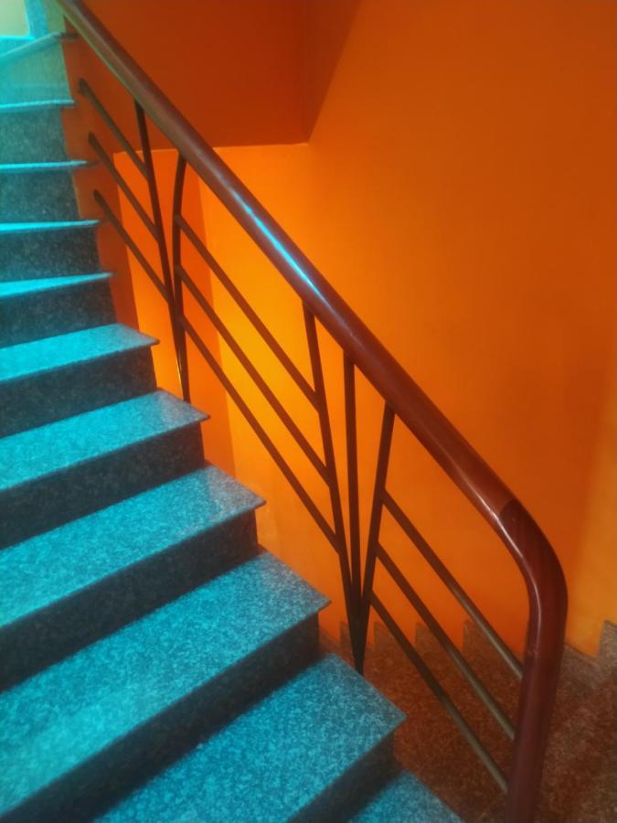 Entire Small House Mins To Everywhere! Nhà nghỉ
